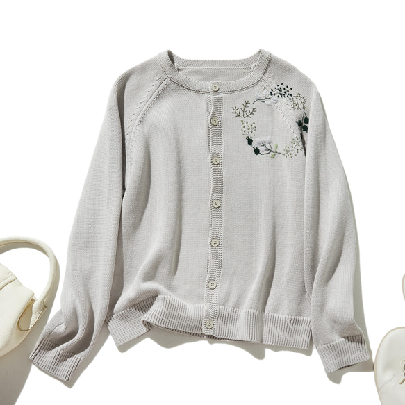 ★即納★コーデに華やかさをプラスしてくれる　花のサークル刺繍カーディガン　コットン100％　薄いグレー　241030-2 1枚目の画像