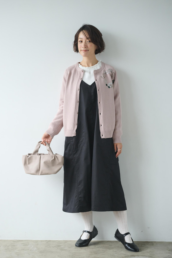 ★即納★コーデに華やかさをプラスしてくれる　花のサークル刺繍カーディガン　コットン100％　淡いピンク　241030-3 6枚目の画像