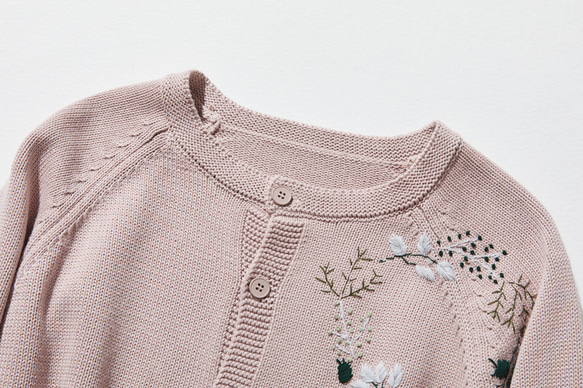 ★即納★コーデに華やかさをプラスしてくれる　花のサークル刺繍カーディガン　コットン100％　淡いピンク　241030-3 9枚目の画像