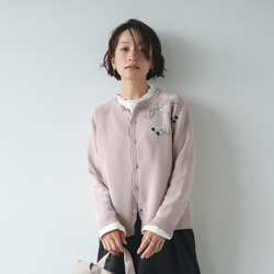 ★即納★コーデに華やかさをプラスしてくれる　花のサークル刺繍カーディガン　コットン100％　淡いピンク　241030-3 3枚目の画像