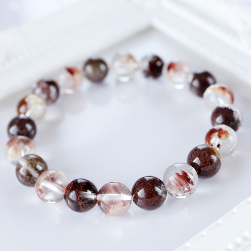 二種類のガーデンクォーツ（庭園水晶）をぐるっと並べた 金銭運を