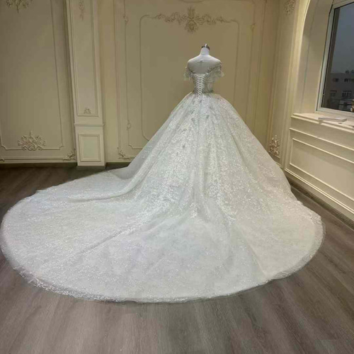 今すぐ買う、絶対後悔しない！オフショルダー たっぷりストーン