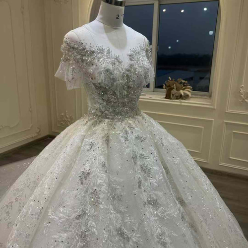 今すぐ買う、絶対後悔しない！オフショルダー たっぷりストーン