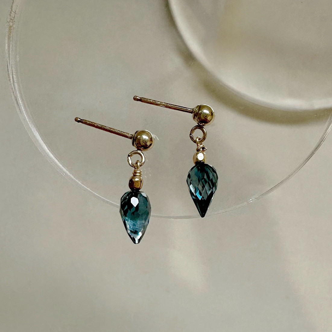 ロンドンブルートパーズ ミニピアス 14KGF/ 金具変更可能 SV925・イヤリング