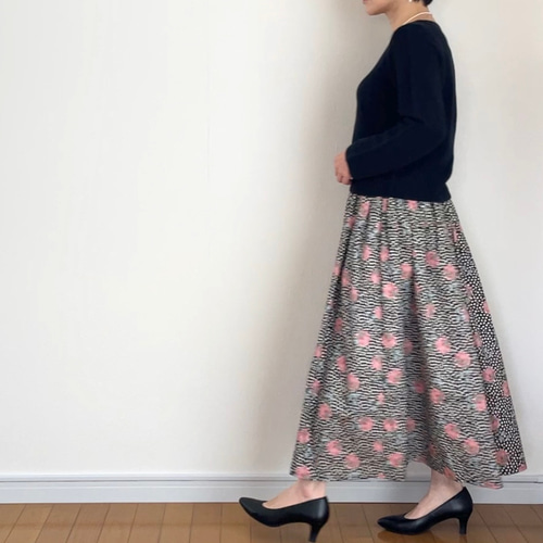 新品未使用 変則切り替えジャガード柄デザイン ロングスカート 日本製 HUIS 柄二重織シャトルジャガードロングスカート｜中川政七商店