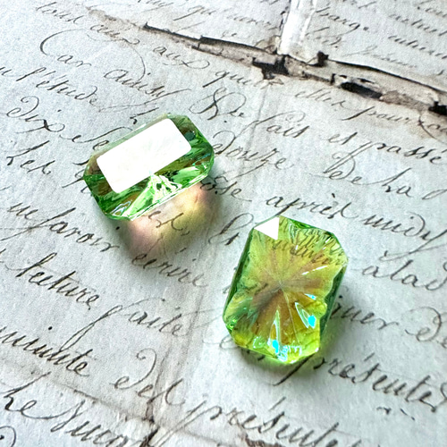 1個 1970s ドイツ 18×13mm ヴィンテージガラス レクタングル 1個 1970s ドイツ 18×13mm ヴィンテージガラス レクタングル