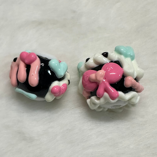 1個 20mm 手書き ペイント ビーズ ブラックピンク ビーズ ギルドバイ