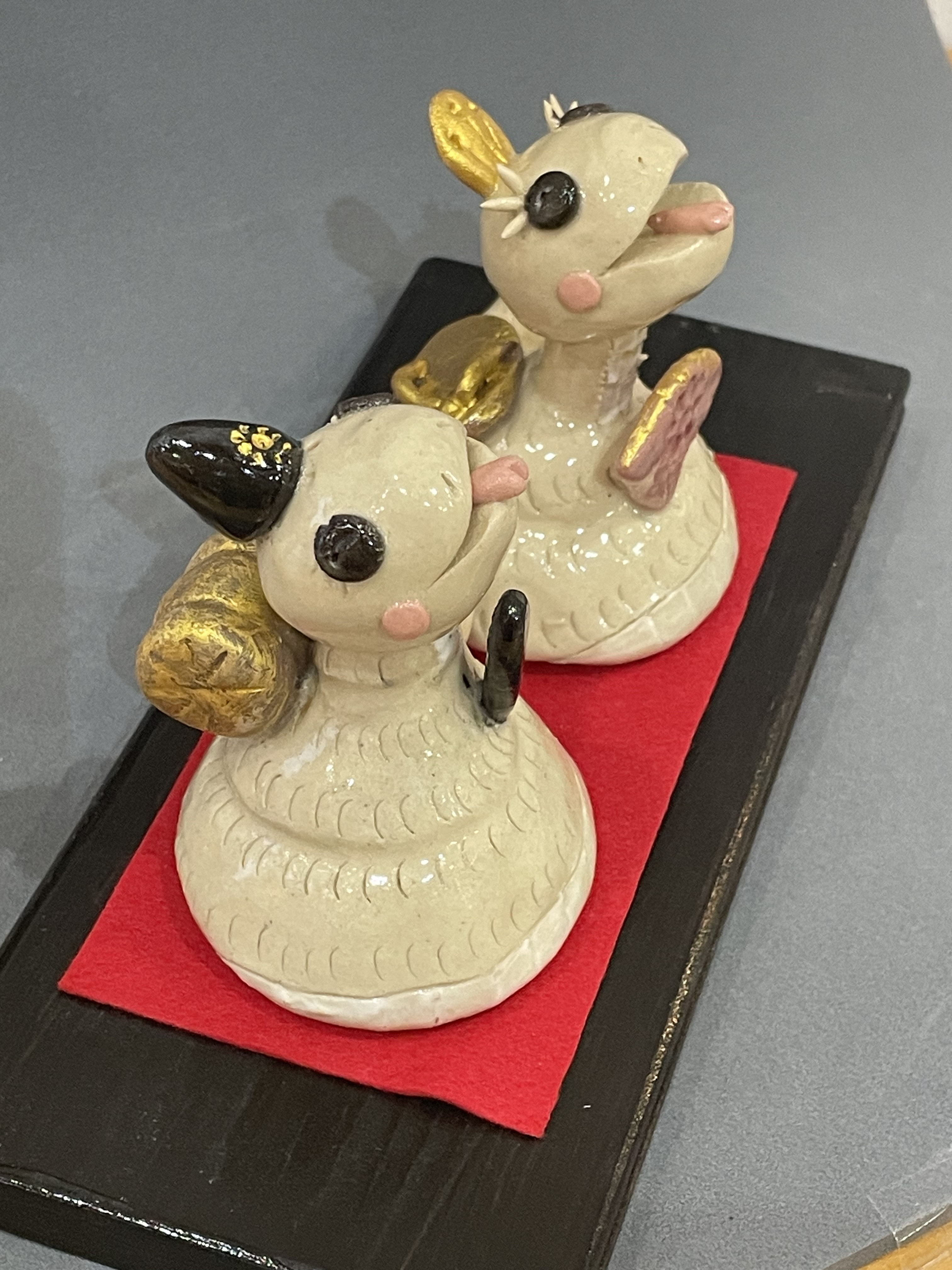 干支の置物⑥ ヘビオとヘビ子　2025 令和7年　巳年　ヘビ　蛇　陶器　玄関飾り