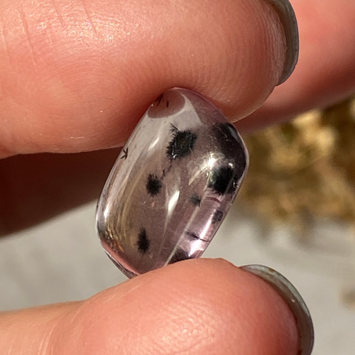 レア♢ロマネサイト/ ホランダイト in アメジスト 01 天然石 天然色