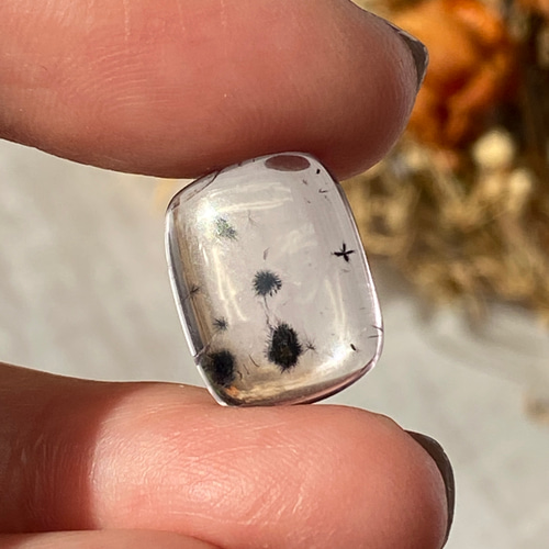 レア♢ロマネサイト/ ホランダイト in アメジスト 01 天然石 天然色