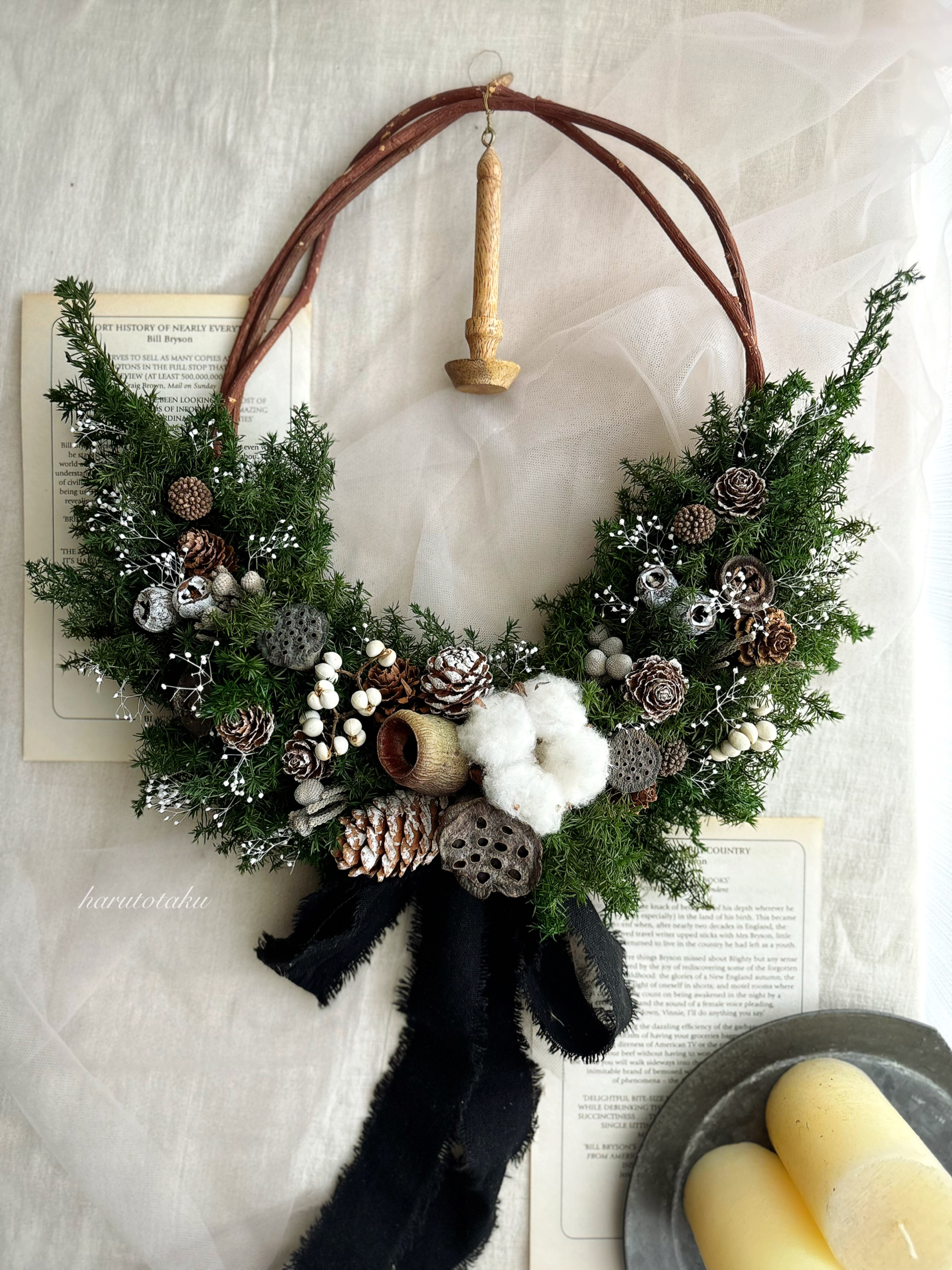 ウッドキャンドルオーナメントが可愛い！プリザーブドフラワーと木の実のクリスマスリース✴︎プレゼント包装無料！✴︎