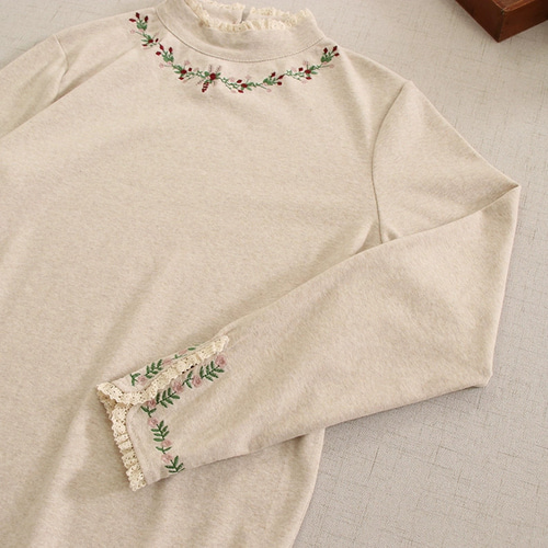 フラワー刺繍☆ハイネックコットン長袖】重ね着インナー│森