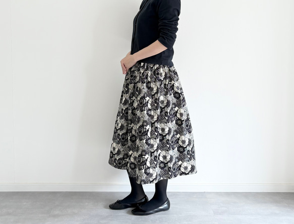 ♦︎2025新色♦︎ノルディックフラワー　コーデュロイのギャザースカート 1枚目の画像