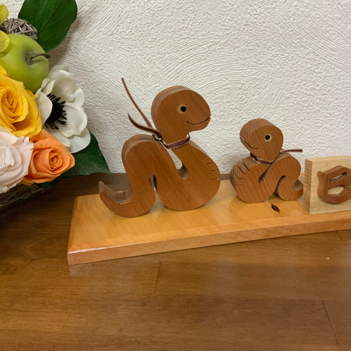 2025年干支・巳年木製置物 ヘビの親子の干支飾り お正月飾り 天然木