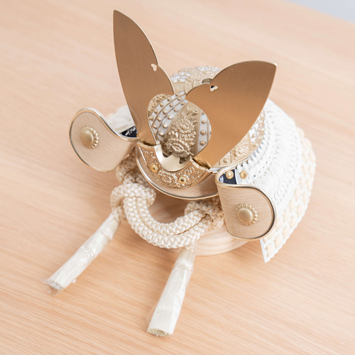 ことのおぼこ兜（5OHA-0403）（はく）麻の葉衝立B｜コンパクトな五月