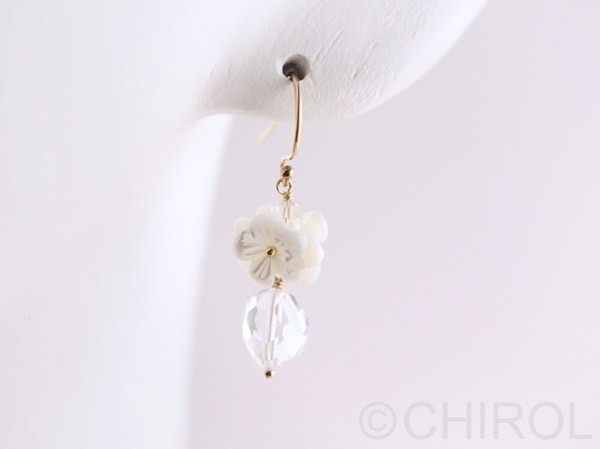 ＊✿・ホワイトシェルと クォーツの ピアス✿＊/ 14kgf
