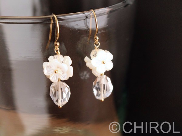 ＊✿・ホワイトシェルと クォーツの ピアス✿＊/ 14kgf