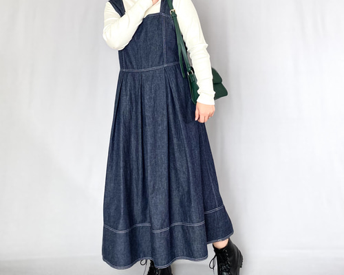 重ね着を楽しむ＊大人レトロなデニムのジャンパースカート〈ネイビー