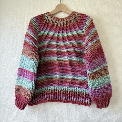 ☆handmade☆手編み ベリー系ピンク&水色 ボーダー柄ニット