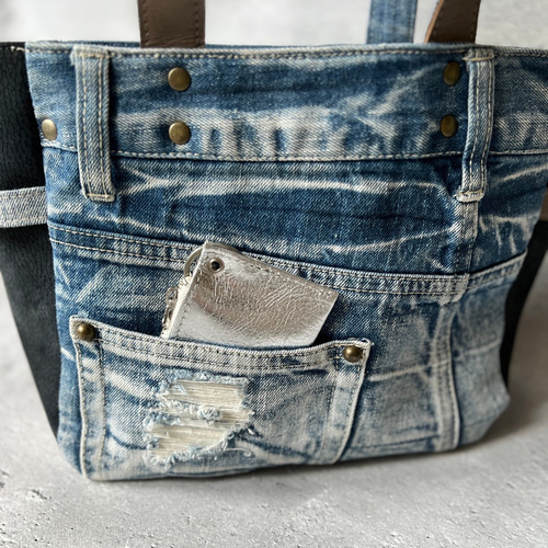 【2024年最新】海外限定の人気アイテム デニムリメイクバッグ＊Chez Sサイズ① シェデニム Denim ショルダーバッグ