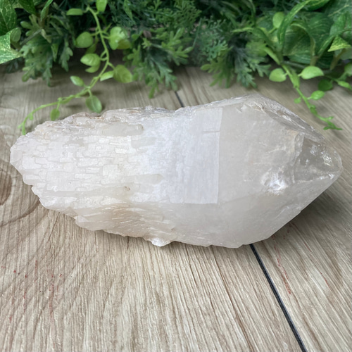 大地のエネルギーを宿す/マダガスカル産水晶ポイント/パワー 天然石