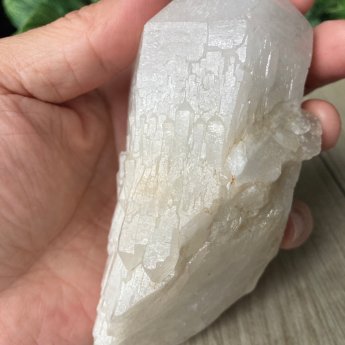 大地のエネルギーを宿す/マダガスカル産水晶/パワーストーン/天然石 大地のエネルギーを宿す/マダガスカル産水晶ポイント/パワー 天然石