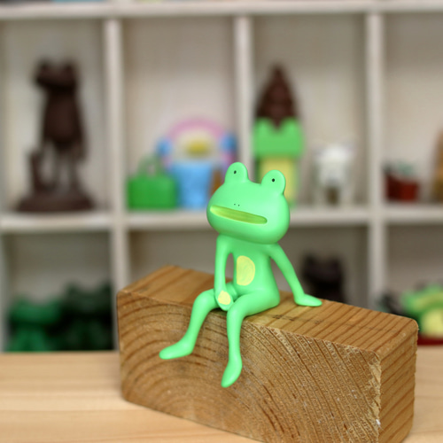 カエルの置物 作成者不明