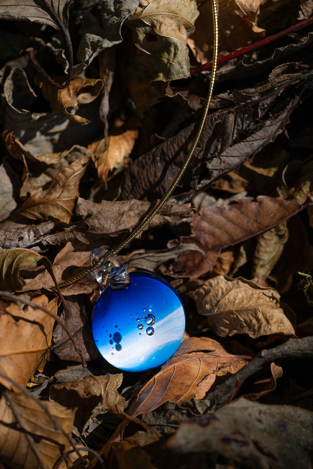 【受注制作】水中ガラス カボション ペンダントS「空玉」青空