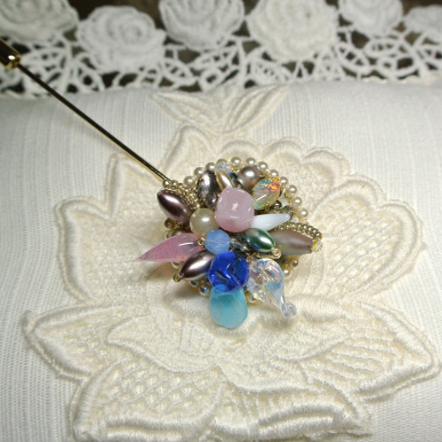 パリの香り♡ビーズ刺繍の立体的なピンブローチ】フランスロスレー社の