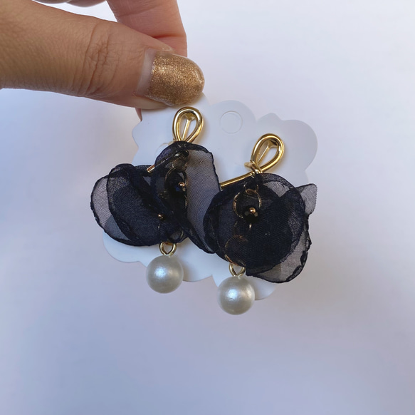 黒シフォンフラワー✖️パール【イヤリング】 イヤリング