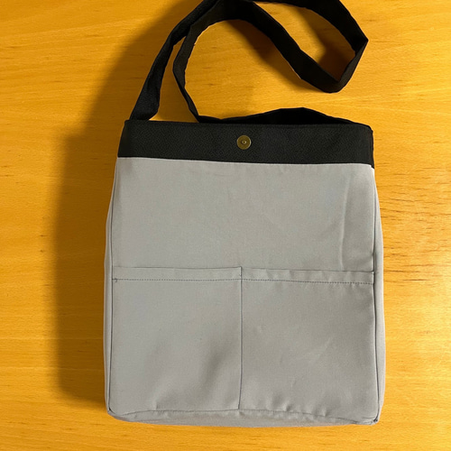 12日までの出品❤帯リメイクハンドバック❤お姫様❤ショルダー紐&底板つき❤ ◇ラスト再販◇絹の帯からスマホショルダー 桜文様 帯リメイク