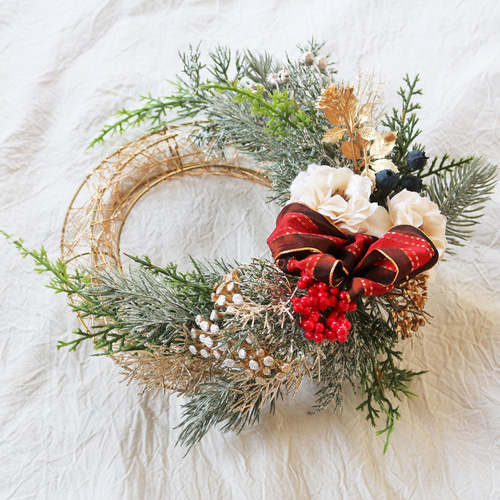 ずっと飾れる♡クリスマスリースのハーフリース☆赤いリボン アート