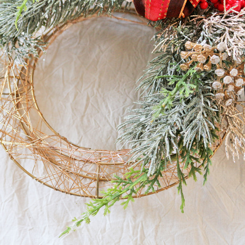 ずっと飾れる♡クリスマスリースのハーフリース☆赤いリボン アート