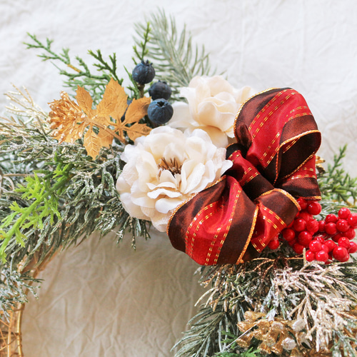 ずっと飾れる♡クリスマスリースのハーフリース☆赤いリボン アート