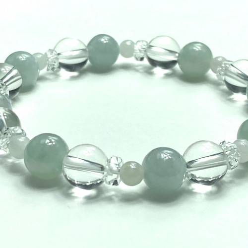 柔らかな艶を持つ白と緑の翡翠ブレスレット】 繁栄 人望 信頼 人徳