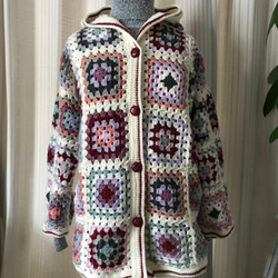 ハンドメイド　グラニースクエアフード付きカーディガン　W ハンドメイド グラニースクエアフード付きカーディガン J - メルカリ