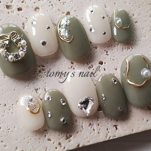 ネイルチップ クリスマス/くすみグリーン/イベント/冬/12月/キラキラ