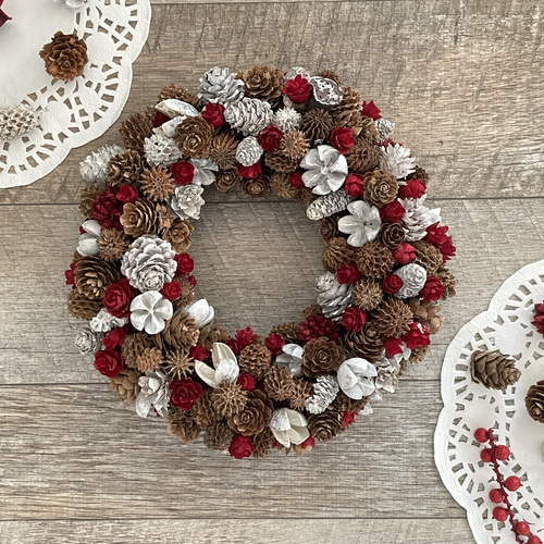 木の実のクリスマスリース（赤、白、ナチュラル） ドライ