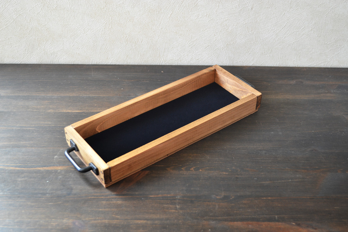 0310mito 日本産ひのきのちいさな横長トレイ（ベロア生地・アイアン取手/黒）