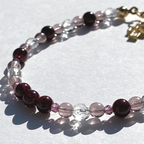 2026年ラッキーカラー】ロードライトガーネット×アンティークチェコ