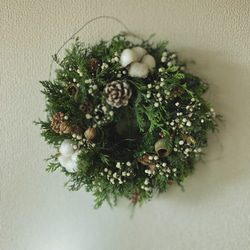 クリスマスリース ナチュラル グリーン 白 シック 針葉樹 カスミソウ