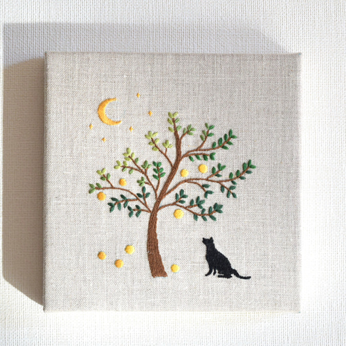 手刺繍・ファブリックパネル 「月が落ちた夜と猫」 その他インテリア