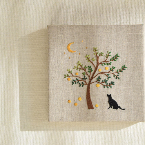 手刺繍・ファブリックパネル 「月が落ちた夜と猫」 その他インテリア