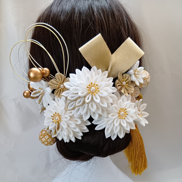 受注製作】成人式 髪飾り つまみ細工 ちりめん 白 金 七五三 卒業式