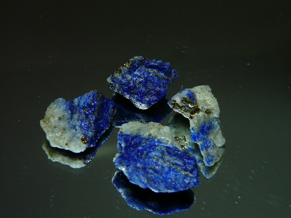 ラピスラズリ 高品質 原石 鑑賞石 アフガニスタン産 41015-9 【アフガニスタン クランワムンジャン産】 天然