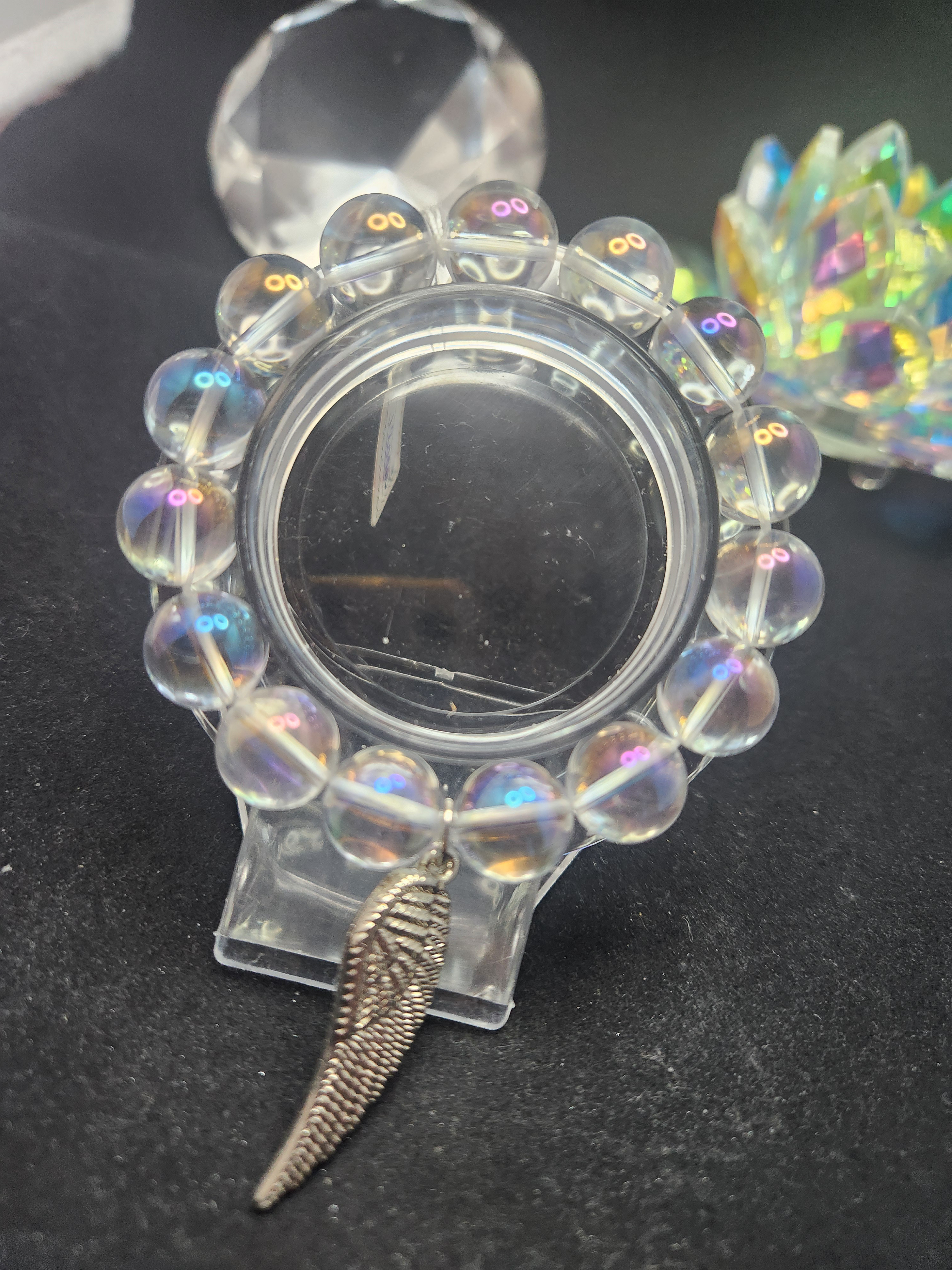 愛の泉天然石ブレスレット～羽根チャーム付き～