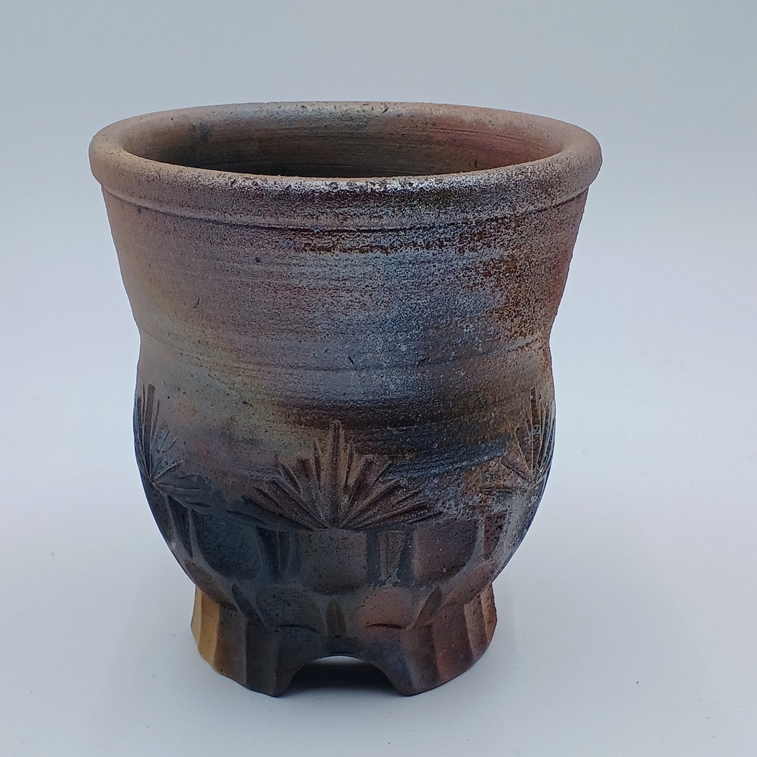 4号　BsLab の植木鉢 C-46 (炭化焼成・匣詰め・窯変・焼締・彫文) 6,600円