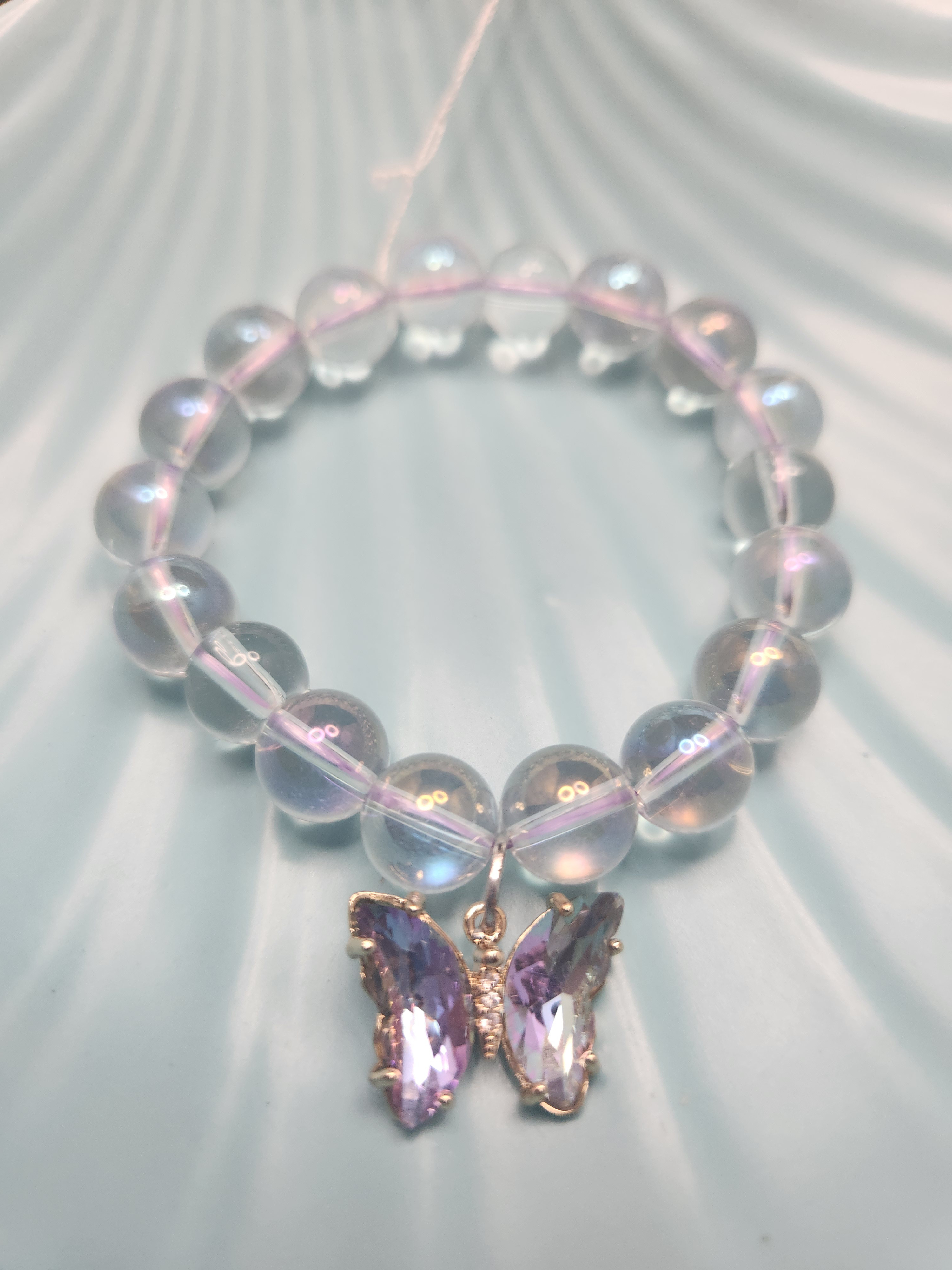 愛の泉天然石ブレスレット～蝶々チャーム付き～‪(レインボーオーラクリスタル)