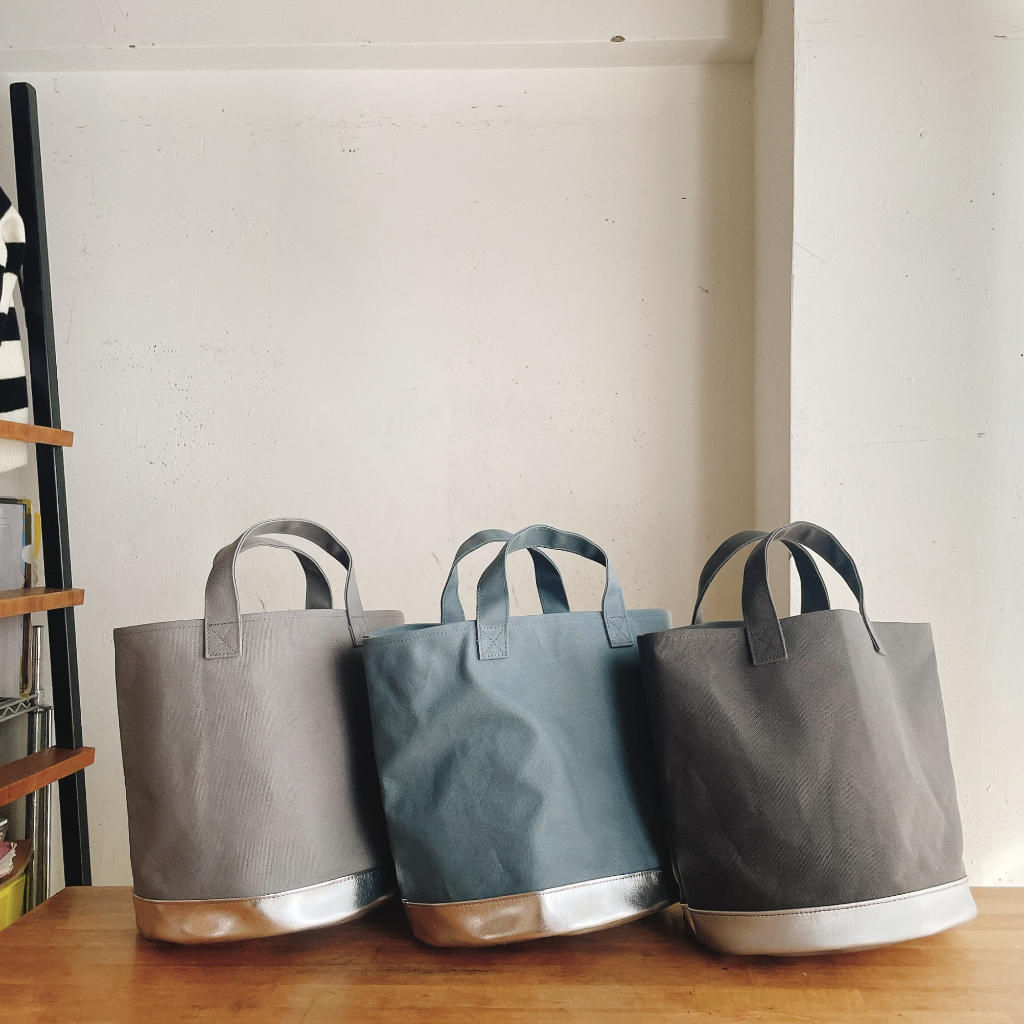 ［L］マルシェカゴのような帆布のバケツトート！ブルーグレー✕シルバー