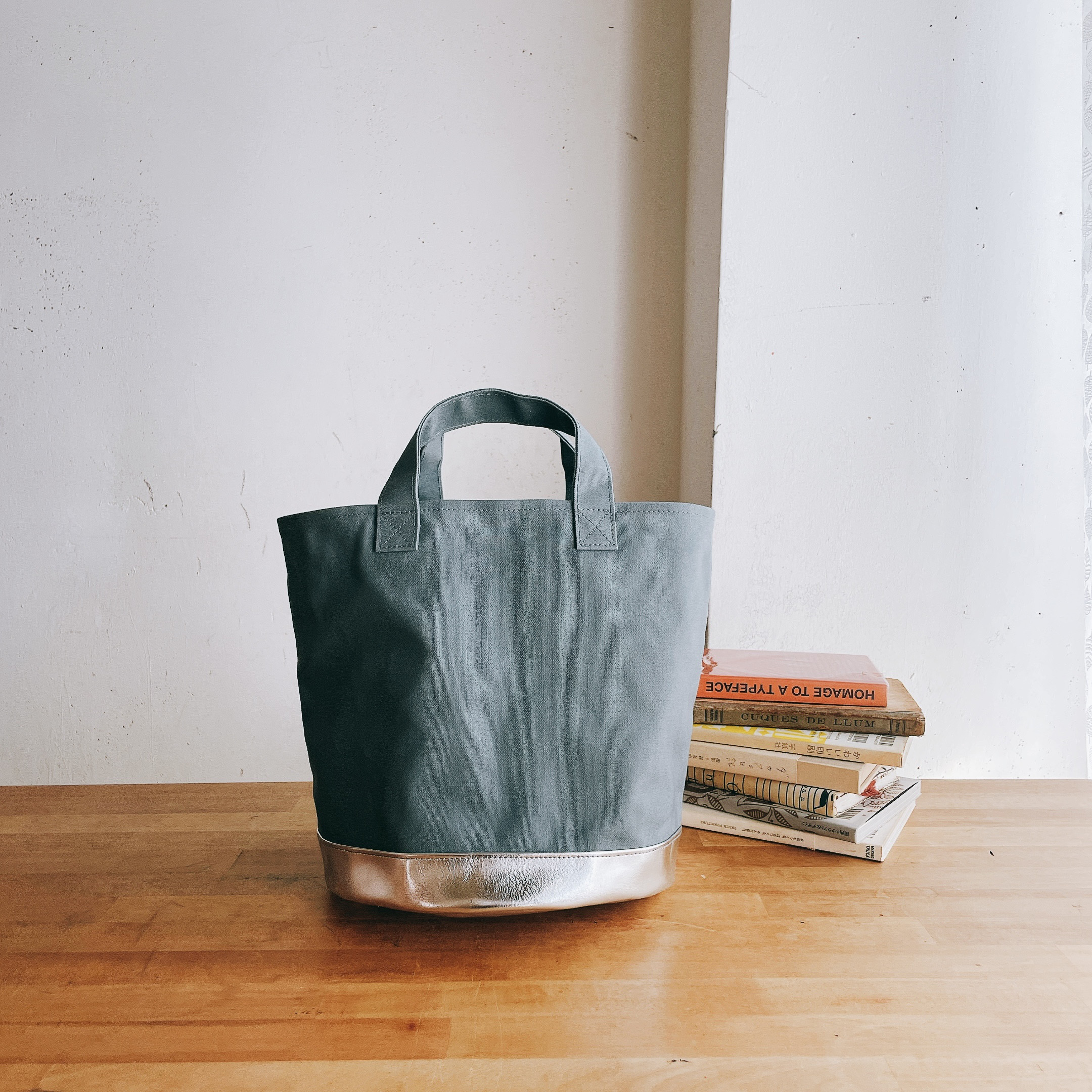 ［L］マルシェカゴのような帆布のバケツトート！ブルーグレー✕シルバー